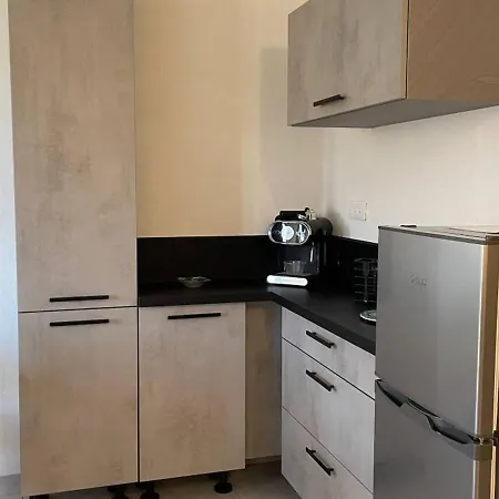 Appt 2 Pieces Avec Piscine Et Parking, A 850m De La - Fr-1-229d-110 Apartment *