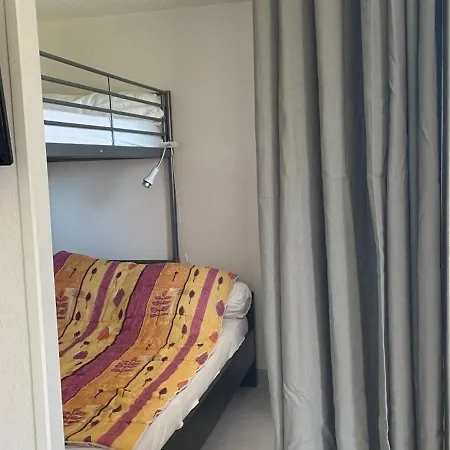 Apartment Appt 2 Pieces Avec Piscine Et Parking, A 850m De La - Fr-1-229d-110 *